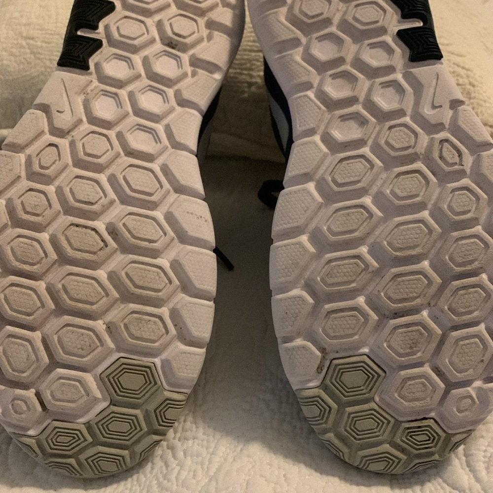 Nike Flex Experience RN5 Running Shoes, EUC, Women 7.5 US, 38.5 EUR, Light Wear - Picture 8 of 12
